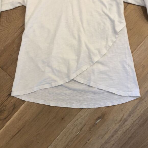 Mod-o-doc White Turtleneck with Layered Detail (S) - Picture 2 of 5